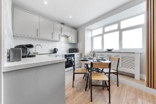 London Retreat - 20min to Central London Studio Vacation rental in London