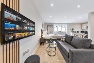 20min to Central London Modern Studio Vacation rental in London