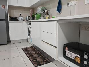 Astoria | Pool | Wifi | 3Bed | +3sleep mat | 7pax Apartment in Federal Territory of Kuala Lumpur