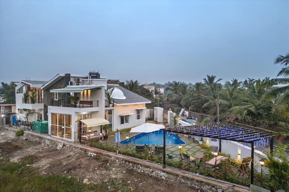 ELIVAAS Moonlit 3-BHK Villa with jacuzzi & Gazebo Vacation rental in Maharashtra