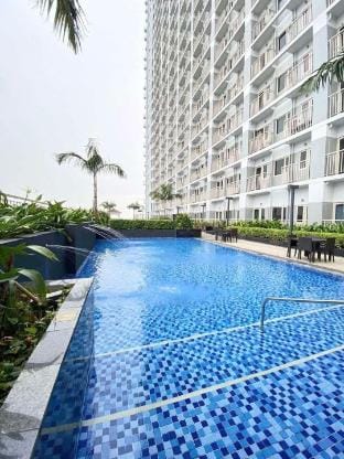 FamilyRoom 5pax Across PICC nearMOA/SMX/CCP/IKEA Apartment in Pasay