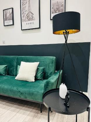 Charming Flat–Cozy, Comfy & Equipped–Steps to Tube Vacation rental in London Borough of Ealing