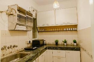 3BHK Retreat- Hauz Khas Village Vacation rental in Delhi