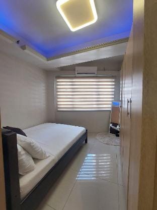 Shell Res near MOA free parking Apartment in Pasay
