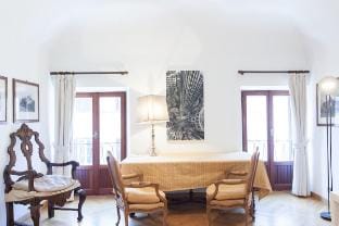 Your "boutique" spacious Via del Corso apartment Vacation rental in Rome