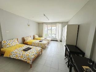 Female ONLY - budget triple room in dorm, 850m MRT Vacation rental in Bangkok