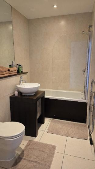 London City Apartment, Free Car Parking Apartment in London