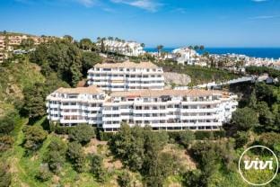 Rosa in Mijas Costa with 2 bedrooms and 2 bathrooms Apartment in Sitio de Calahonda