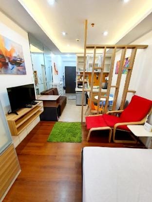 Contemporary Maison Studio Unit at Ortigas Center Apartment in Mandaluyong