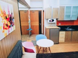 Maison at the Hill at Morgan Suites Mckinley BGC Apartment in Makati