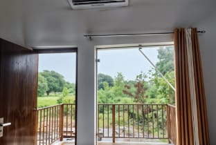 Two DeluxeBedroom.The Golden Mango.FF1.ByHomeyhuts Vacation rental in Uttarakhand
