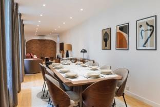Magnificent Apartment - 4BR/10P - Arc de Triomphe Apartment in Paris