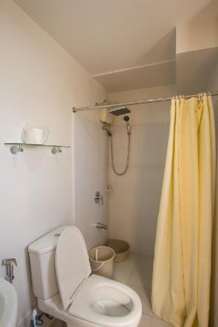 Casa - Chic Pool View Studio Near Ayala Mall Vacation rental in Lapu-Lapu City