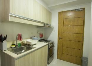 Casa - Chic Pool View Studio Near Ayala Mall Vacation rental in Lapu-Lapu City