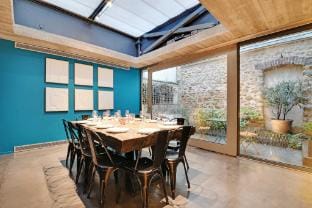Dazzling Mansion with Patio - 4BR/10P - Ternes Apartment in Paris