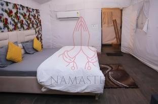 Luxury Farmhouse in Chhatarpur with Pool and View Farm Stay in New Delhi