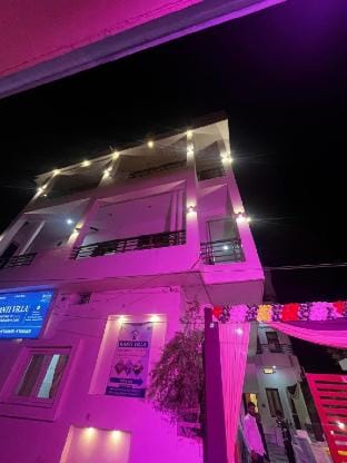102-Elegant 1 Bedroom Suite Near Ghat & Temple Villa in Varanasi