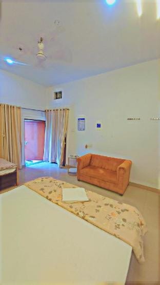 102-Elegant 1 Bedroom Suite Near Ghat & Temple Villa in Varanasi
