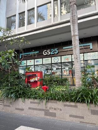 LuxeStay - Stylish 3BR City View, 5min BuiVien Vacation rental in Ho Chi Minh City