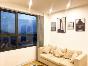 HKG Vinhomes D'capitale 2 Bedrooms - Modern space Apartment in Laos