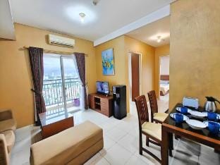 Strategic 2BR Thamrin Apt w/ Pool & Gym Vacation rental in Jakarta