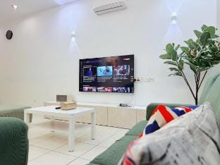 BM大山脚 12Pax Double-storey Autocity Alma Aeonjusco Vacation rental in Penang