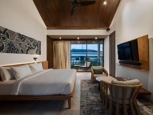 Villa Toro – Spacious 6BR Walk to Beach Villa in North Kuta