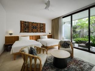 Villa Toro – Spacious 6BR Walk to Beach Villa in North Kuta