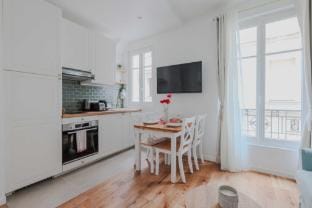 Charming Apt - 1BD/4P - Tour Eiffel / Invalides Apartment in Paris