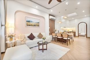 May Bliss 4BR Pool Jacuzzi Walk to My Khe beach Vacation rental in Da Nang