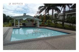 Cozy 1BR Condo in Prime Location Vacation rental in Quezon City