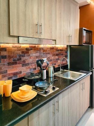 Reminisce Staycation Apartment in Pasay