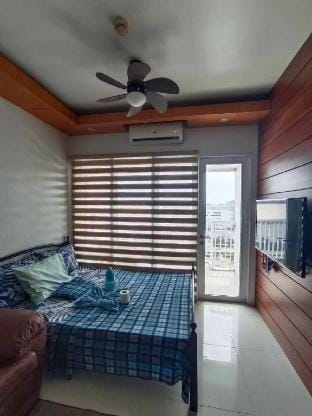 3 Bedroom Adjacent unit in MOA by Jamezz Vacation rental in Pasay