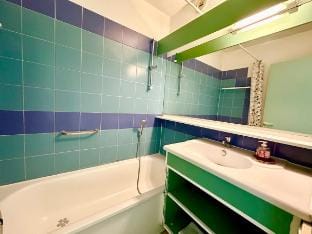 Appartement 1 chambre Vue mer, piscine, parking Vacation rental in Antibes