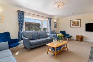 Honeyfield Lodge - Spacious Cottage, Rural Views Vacation rental in Wales