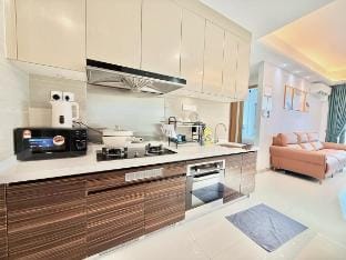R&F 3B1B with Mahjong & Karaoke by Xin An Vacation rental in Johor Bahru