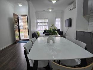 Serenity Home 7 by Hiverooms Vacation rental in Pakenham