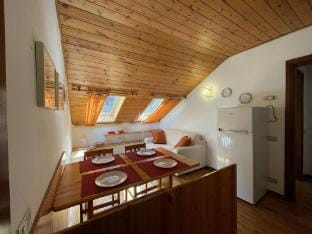 Bilocale Mansarda, Giustino Apartment in Pinzolo