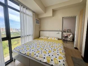 Cozy 1BR Balcony:Gentry Manor OKADA & Solaire Vacation rental in Pasay