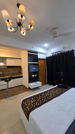 The Heaven Studios  31st Floor Vacation rental in Noida