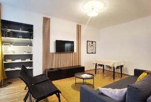 60m2 Elegant Apt 2bdrs/near Notre-Dame and Seine Vacation rental in Paris
