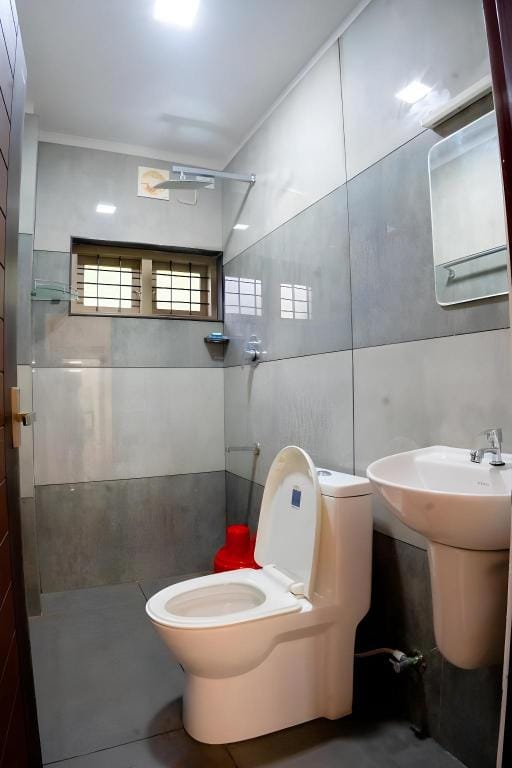 Summer Cool Residency Hotel in Kerala