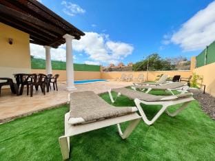 Ftv Holidays Homes - Casa Coscolla Vacation rental in Corralejo