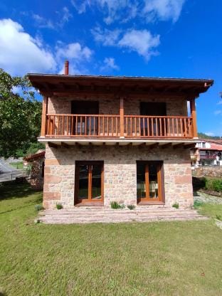 El Nogal de Hualle Country House in Western coast of Cantabria