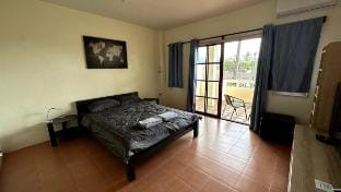 Spacious apartment, balcony Vacation rental in Ko Chang