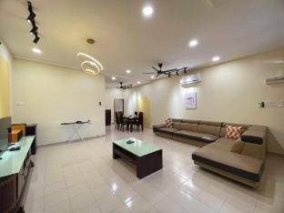 Vintage Co-Living 2Storey Haus @BM Vacation rental in Penang
