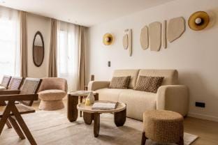 Magnificent apartment -2BR-6P- Louvre Museum Apartment in Paris