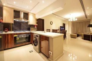 Luxury 2BR Apartment in Downtown near Burj Khalifa Vacation rental in Dubai