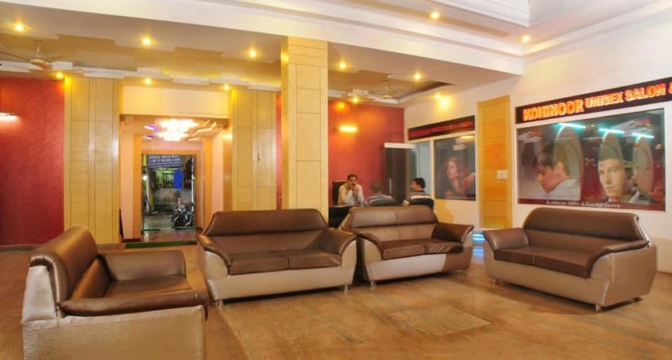 Goroomgo City Grand Delhi Hotel in New Delhi
