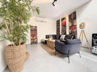 Stylish apartment | Outdoor seating M01 Vacation rental in Riyadh